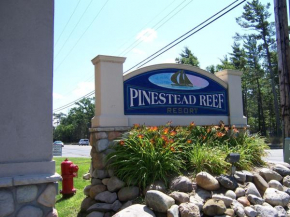 Отель Pinestead Reef Resort  Траверс Сити